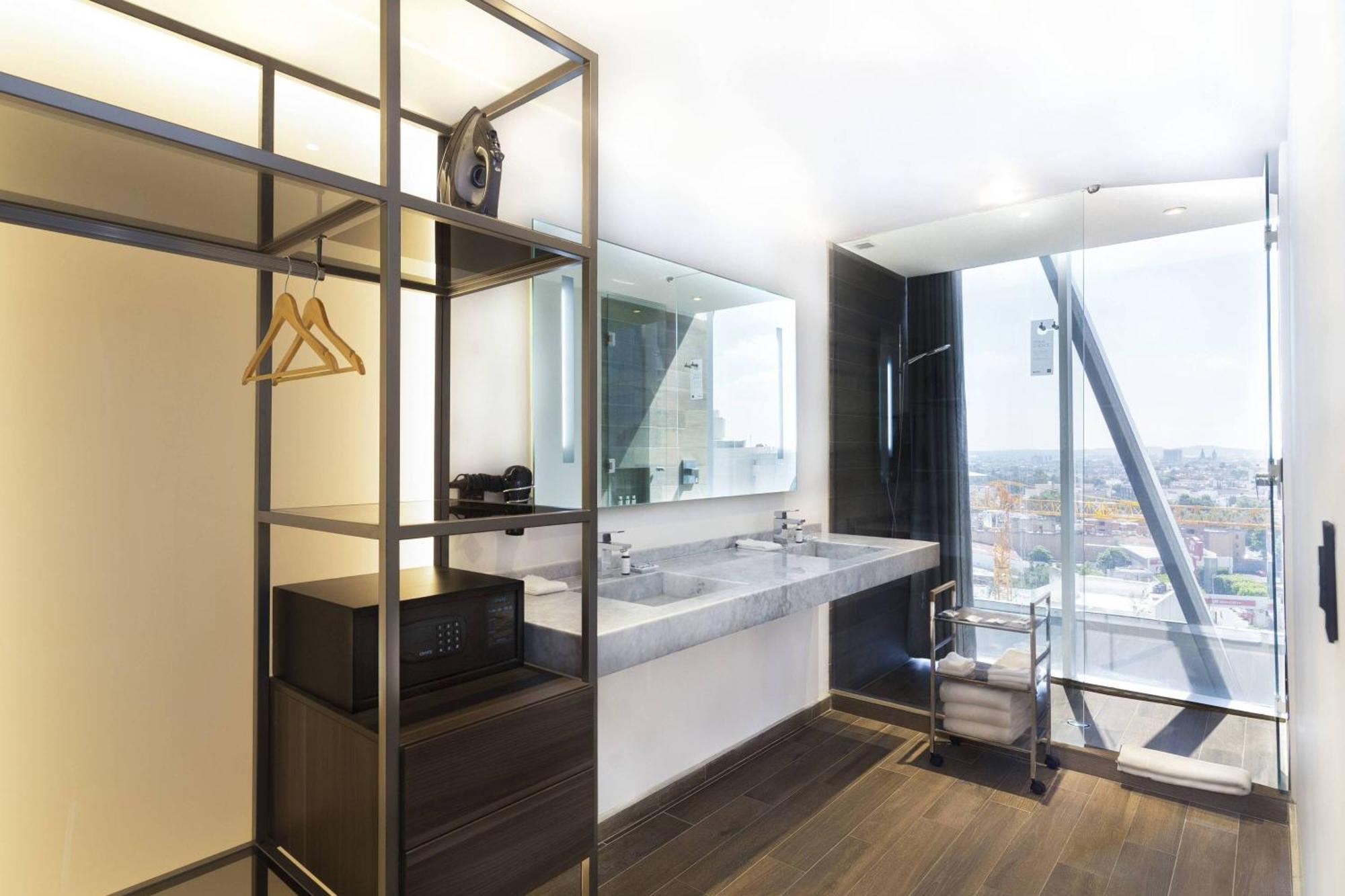 Corner King Room