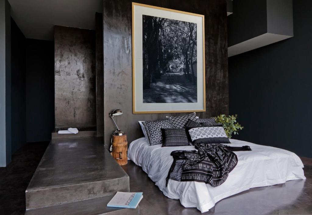 Urban Suite Bath